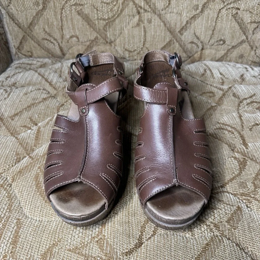 Dansko Sandals Womens‎ 40 US 9.5-10 Brown Platform Heels Slingback